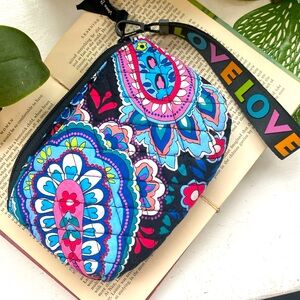 Vera Bradley Wristlet NWOT